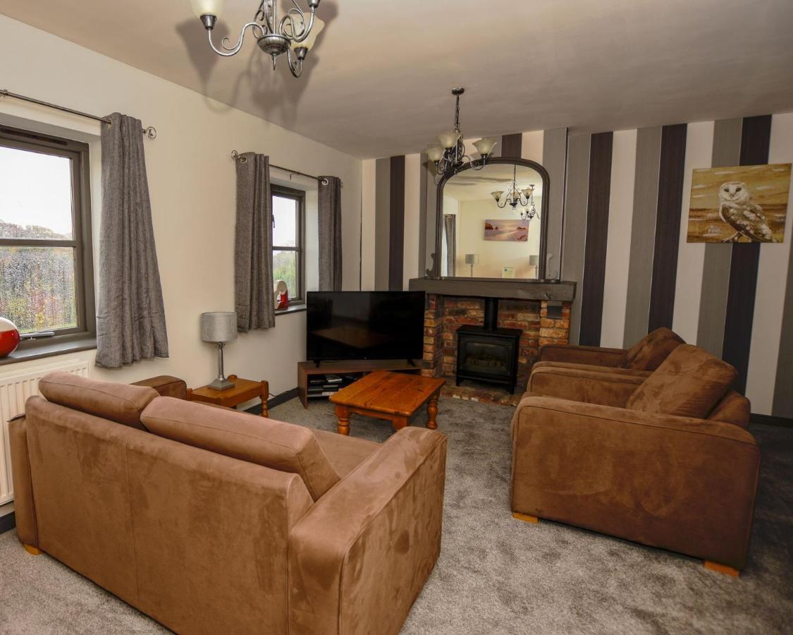 Spring & Haven Villa Конуи Екстериор снимка